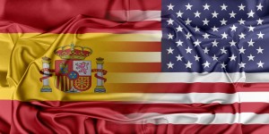 Banderas de España y Estados Unidos, ambos países tratan la privacidad y protección de datos de forma distinta